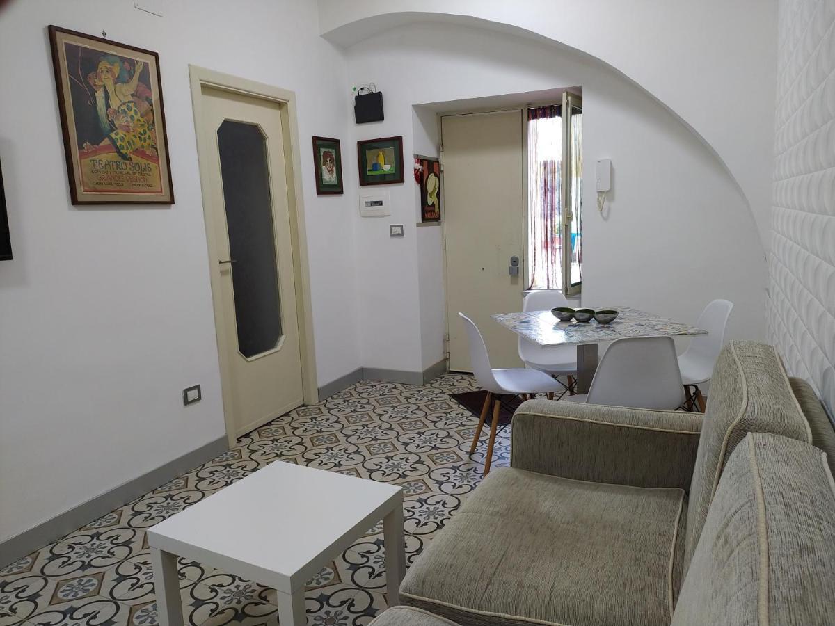 Casa Vacanze Maison Zio Bruno A' Scalinatella เนเปิลส์ ภายนอก รูปภาพ