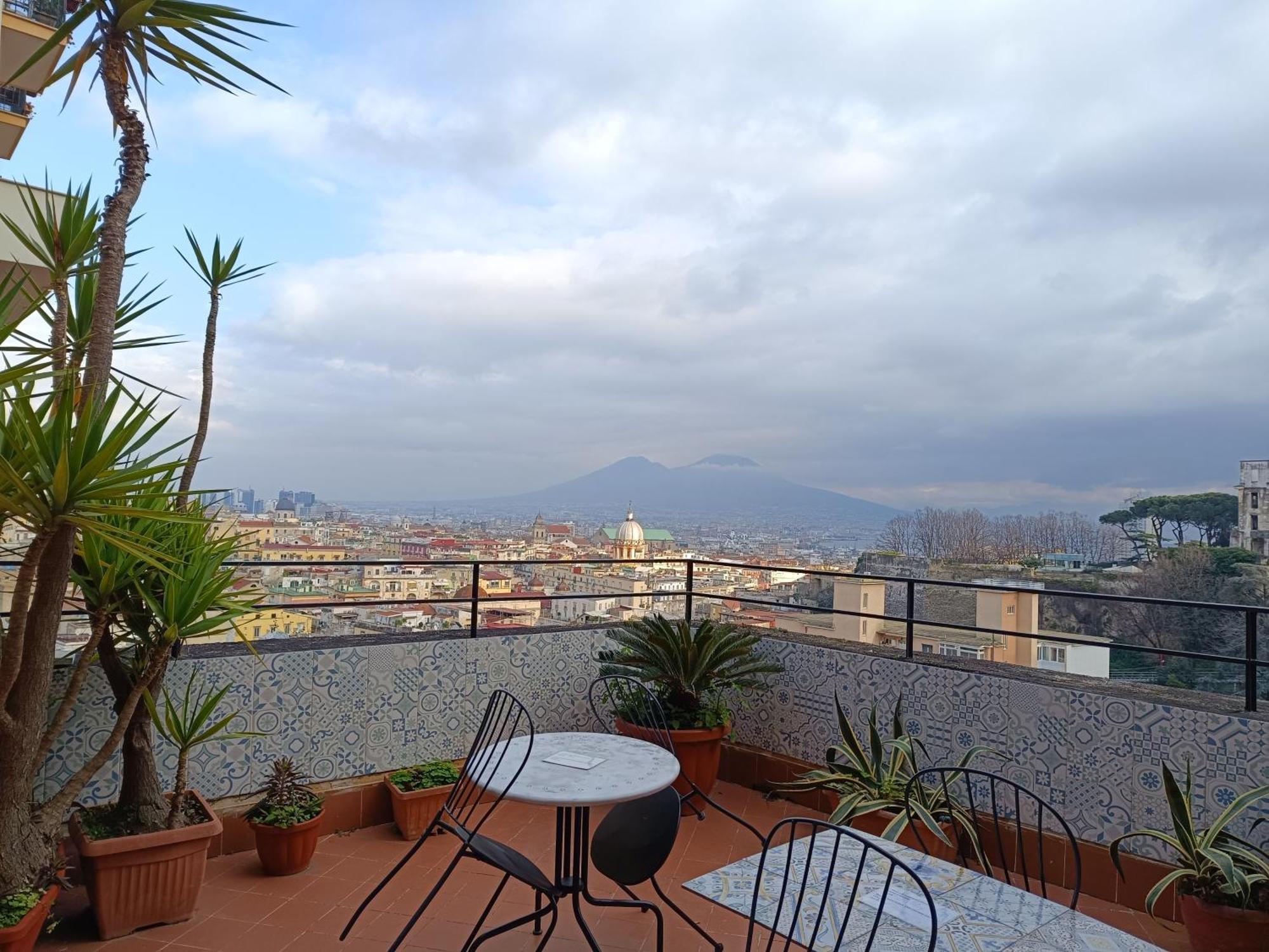 Casa Vacanze Maison Zio Bruno A' Scalinatella เนเปิลส์ ภายนอก รูปภาพ